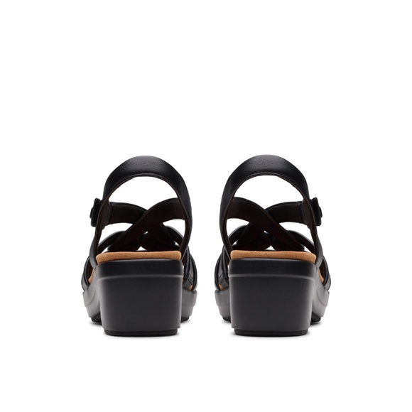 Womens Clarks Tulsa Cross Sandal in Black Leather. 26181466 - Picture 5 of 7